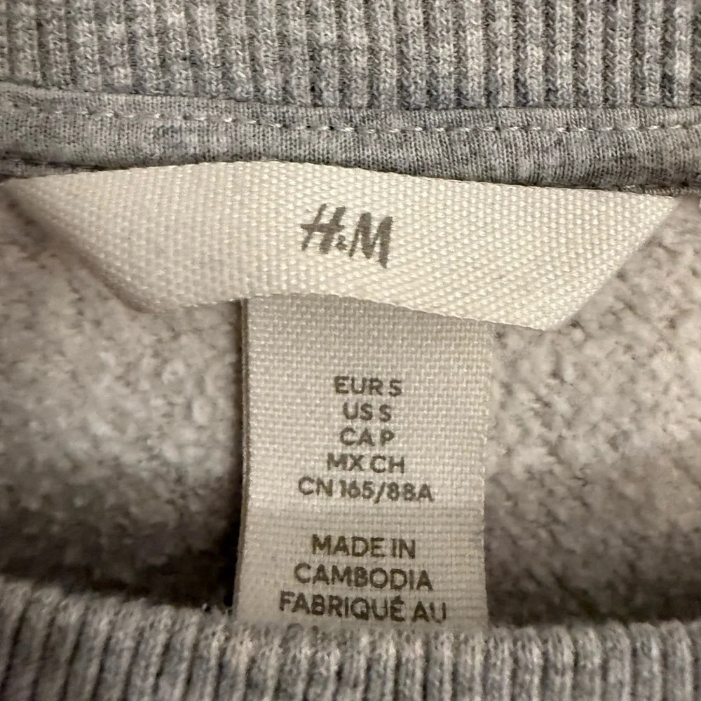 Disney Mickey Mouse Gray Sweater H&M small - Picture 2 of 4